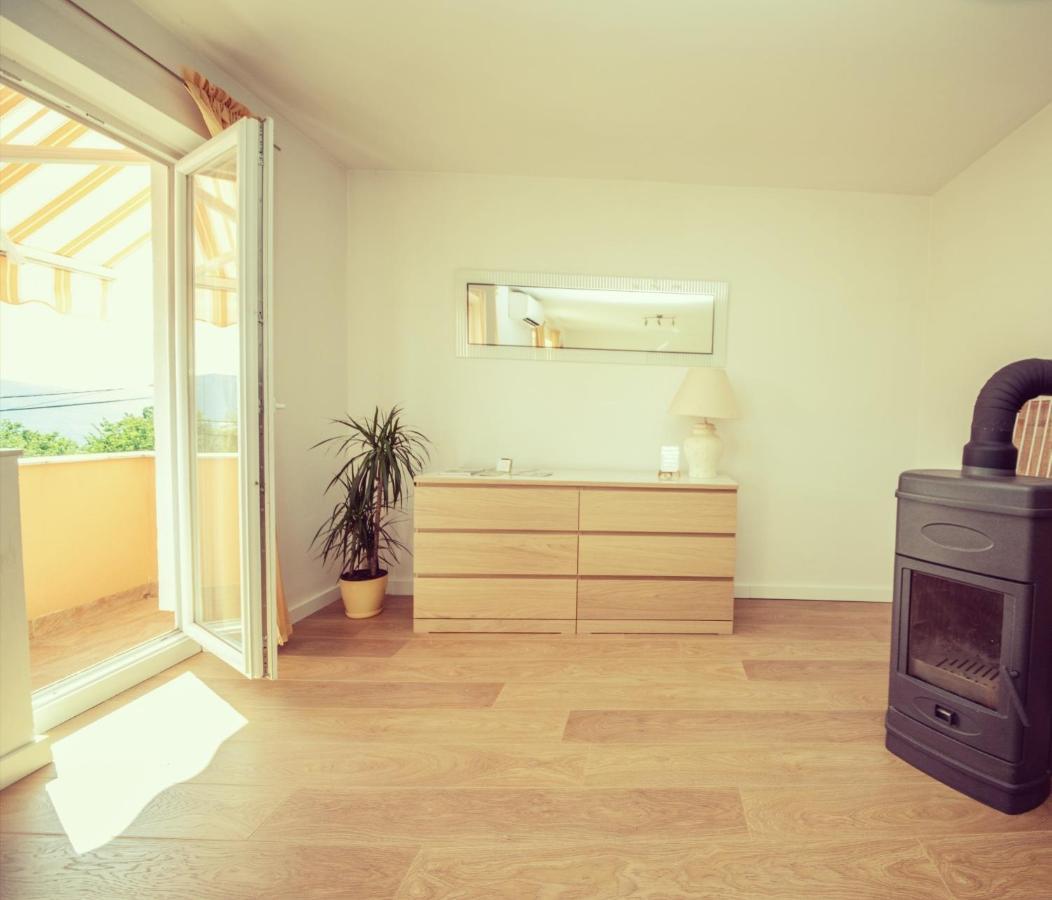 Apartman Sous Les Rochers Grižane Dış mekan fotoğraf