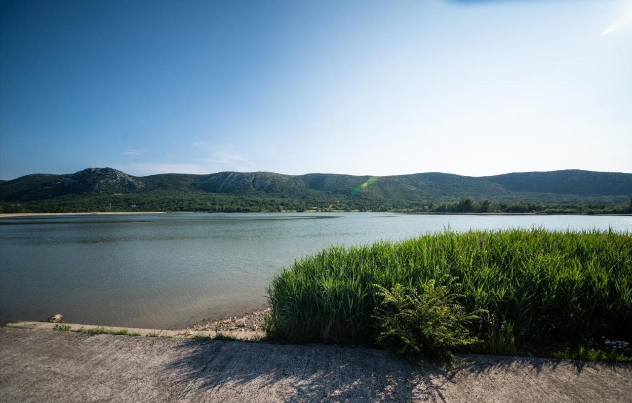 Apartman Sous Les Rochers Grižane Dış mekan fotoğraf