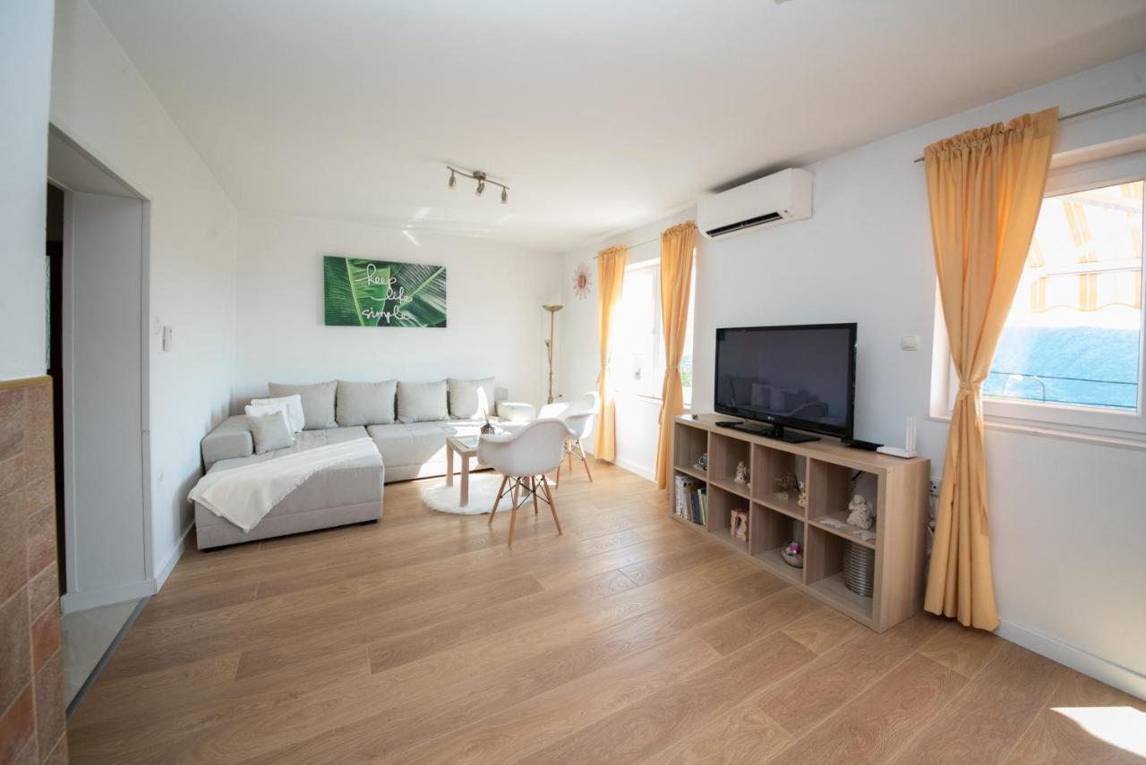 Apartman Sous Les Rochers Grižane Dış mekan fotoğraf