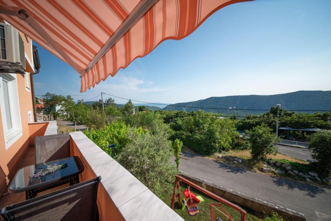 Apartman Sous Les Rochers Grižane Dış mekan fotoğraf